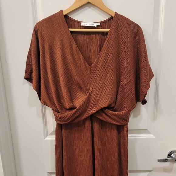 Floret Studios Phoebe V-Neck Midi Dress in Arabian Spice - Picture 4 of 8